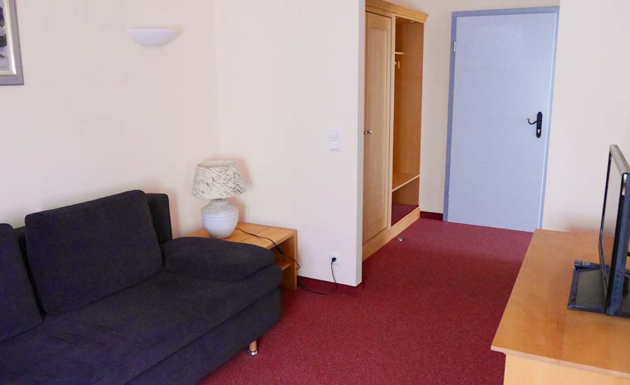 Zimmer 14, Anton Braith, Junior Suite