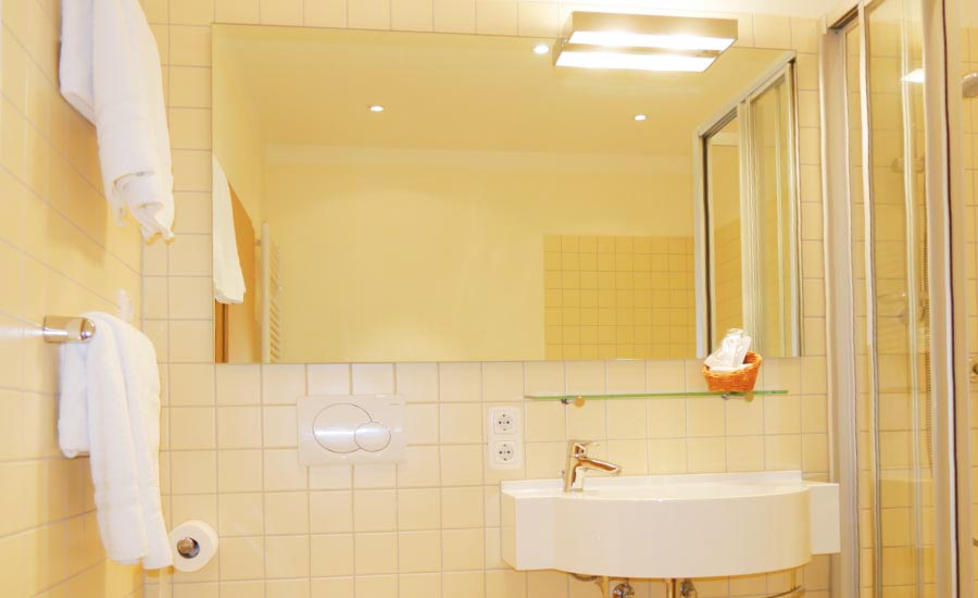 Zimmer 4, Karl Kaspar, Doppelzimmer mit Zustellbett